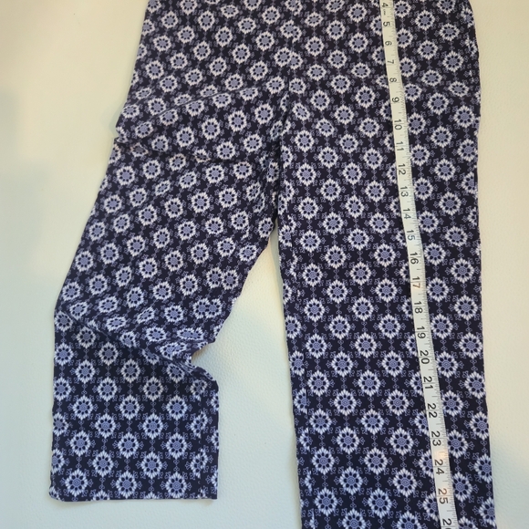 Capris - Picture 4 of 8